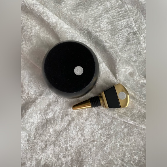 Nero D’oro Bottle Stoper & Bottle Coaster set - Picture 4 of 4